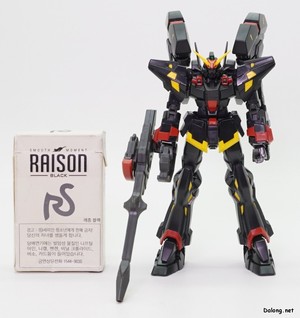 Super Robot War Huckebein Mk-III Trombe - 담배갑과의 크기 비교