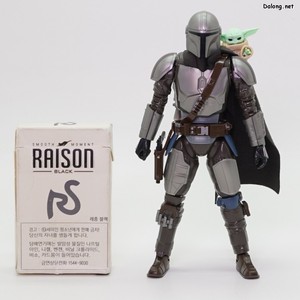 1/12 マンダロリアン＆グローグー [STAR WARS: THE MANDALORIAN AND GROGU] - タバコの箱とのサイズ比較