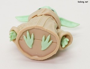 1/12 マンダロリアン＆グローグー [STAR WARS: THE MANDALORIAN AND GROGU] - かわいい足の裏まで再現されていますね。