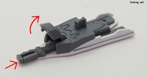 Macross VF-25F Messiah Valkyrie Alto Custom - 나이프는 실드 내부에 수납할 수 있습니다.