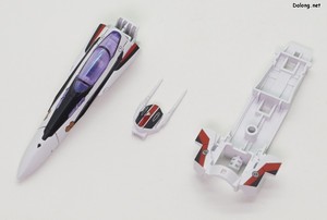 Macross VF-25F Messiah Valkyrie Alto Custom - YF-29와 비슷한 변형 전용 파츠들과 랜딩기어 구성 (1/2)