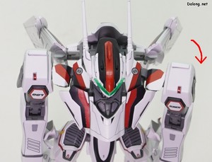 Macross VF-25F Messiah Valkyrie Alto Custom - 어깨의 전후가동범위는 좁은 편인데, 위로는 꽤 올라가는 구조입니다. (1/2)