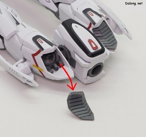 Macross VF-25F Messiah Valkyrie Alto Custom - 변형시 덕트 커버를 분리하는 점은 HG VF-31 시리즈와 동일하며, 기본적인 변형 과정도 거의 비슷합니다.