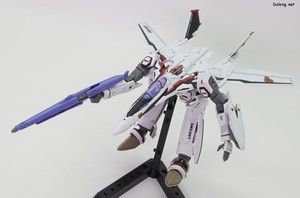 Macross VF-25F Messiah Valkyrie Alto Custom - 거워크 모드 공중 액션포즈 (1/2)