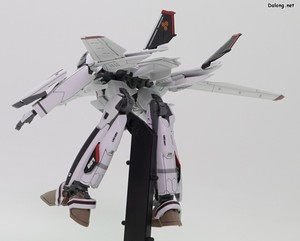 Macross VF-25F Messiah Valkyrie Alto Custom - 거워크 모드 공중 액션포즈 (2/2)