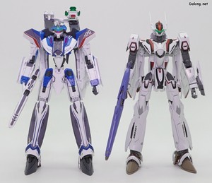 Macross VF-25F Messiah Valkyrie Alto Custom - HG VF-31J 지크프리드 하야테 임멜만 탑승기와 함께. (1/2)