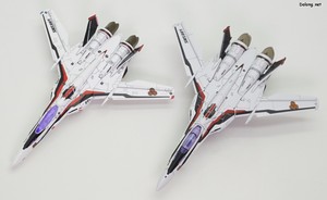 Macross VF-25F Messiah Valkyrie Alto Custom - 2011년에 발매된 1/100 VF-25F 알토기와 함께. 1/100은 파이터 모드로 고정된 킷이라 그런지, 패널라인이나 디테일이 더 화려합니