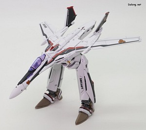 Macross VF-25F Messiah Valkyrie Alto Custom - 팔을 수납한 형태의 거워크 모드도 구현할 수 있습니다. (1/2)