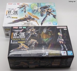 Macross VF-25F Messiah Valkyrie Alto Custom Deluxe Set - 일반판과 함께 발매되었습니다.