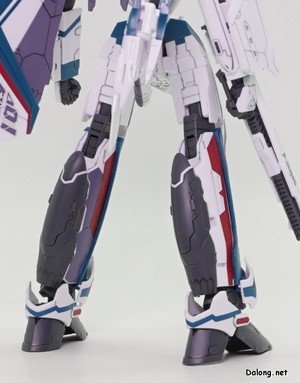 MacrossHG VF-31S Siegfried (Arad Molders Use) - 배트로이드 모드 부분 상세샷 (4/4)