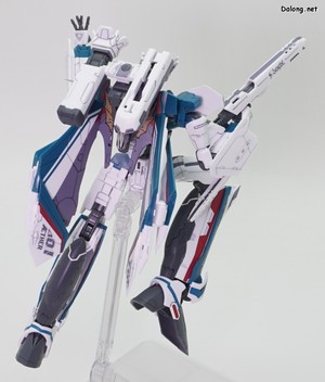 MacrossHG VF-31S Siegfried (Arad Molders Use) - 배트로이드 모드 액션포즈 (2/7)