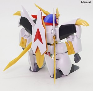 Wataru Ryuomaru - 실드 손잡이를 분리하고 양쪽을 접은 후, 등에 거치할 수 있습니다. (2/2)