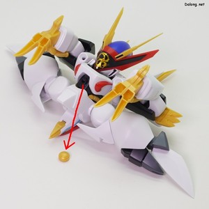 Wataru Ryuomaru - 배에 있던 동그란 퍄츠를 실드 내부로 이동시켜 장착한 후, 실드를 위에 결합하면 변형 완료. (1/2)