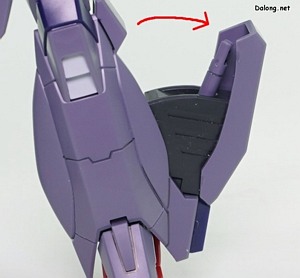 HGCE Legend Gundam - 손잡이는 다리 옆에 수납됩니다.