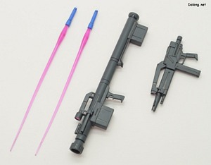 HGUC Gustav Karl Type-00 - 무장으로 빔사벨, 바주카, 빔라이플이 제공됩니다.