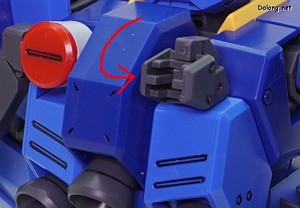 HGUC Gustav Karl Type-00 - 백팩 우측 상단 파츠를 탈착 후 180도 돌려 다시 장착할 수 있는데요. (2/2)