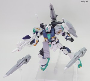 HGUC Alyzeus - 재미삼아 셀프 노즐을 분리하여 핀 판넬처럼 전시해본 포즈. 원래 셀프 노즐은 추진장비일 뿐이라, 실제로 핀 판넬처럼 동작하진 못합니다. 아마 원작에서 저렇게까지 공격했으면 하사웨이가 PTSD 쇼크로