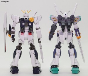 HGUC Alyzeus - 2008년에 발매된 HGUC 뉴건담 본체와 함께. (2/2)