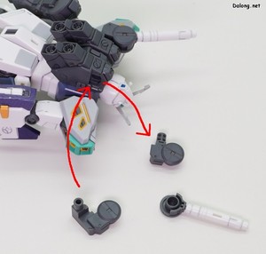 HGUC Alyzeus - 양산형 뉴건담에 아류제우스 장갑을 추가하기 위해, 먼저 백팩의 빔사벨 고정부를 교체합니다.