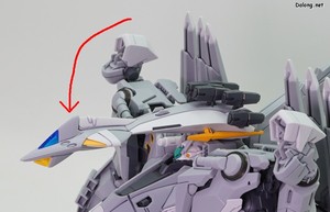 HGUC Alyzeus - 기수를 올리고 대형 안테나를 접은 후, 다시 기수를 내려줍니다. (2/2)