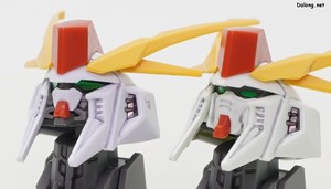 HGUC Xi Gundam (Mobile Suit Gundam Harthaway the Sorcery of Nymph Circe) - 극중에서처럼 기존 얼굴이 깨지면서 드러난 건담 페이스로 변경되었습니다. (우측) 오리지널 