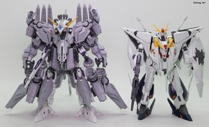 HGUC Xi Gundam (Mobile Suit Gundam Harthaway the Sorcery of Nymph Circe) - 함께 발매된 HGUC 아류제우스와 함께.