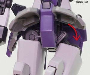 HGAC Gundam Sandrock Custom EW - 고관절이 옆으로 내려오는 기믹이 있습니다.