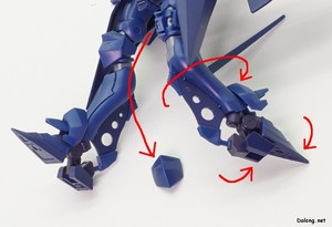 HG Hambrabi(GQ) - 무릎 장갑을 분리하여 무릎관절 고정부를 해제하고, 정강이를 180도 회전시킨 후 발을 접어줍니다.