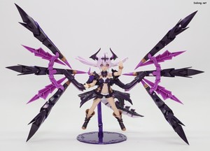 Arca Nadea Gii - 날개를 완전히 전개한 위라이즈 모드 포즈. 작은 본체에 비해 크고 넓은 범위로 펼칠 수 있으며, 고정성도 좋네요. (1/4)