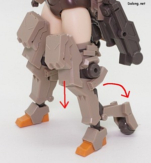 Kotobukiya Kagutsuchi-Kou - 고관절과 무릎장갑, 뒤쪽 롤러 유닛을 아래로 내리면 다리의 가동범위를 늘릴 수 있습니다. (2/2)