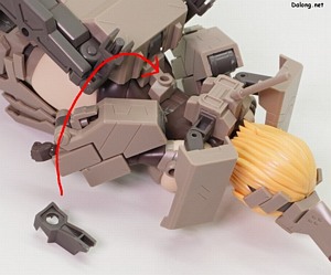 Kotobukiya Kagutsuchi-Kou - 허리를 꼿꼿히 세우기 위한 보조파츠도 제공되는데요. 직립시 도움이 되긴 하지만, 고정성이 약해서 잘 빠집니다.. (1/2)