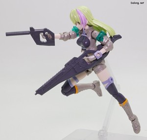 Frame Arms Girl Wilber Nine Beryl Armor Custom - 서프레서와 라이플 모드를 적용한 소체모드 포즈 (2/2)
