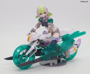 Frame Arms Girl Wilber Nine Beryl Armor Custom - 바이크에 소체모드를 탑승시킨 모습 (1/3)