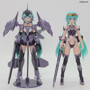 レームアームズ・ガール スティレット Swimsuit Low Visibility Ver. - フレームアームズ・ガール スティレット XF-3 ロウ・ビジビリティ版と並べて。カラーリングのコンセプトは同じですね。