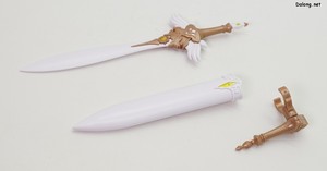 グランデスケール ルミティア - 武装として剣と鞘が付属します。