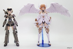 グランデスケール ルミティア - グランデスケール ゴウライと一緒に。ボリューム感がかなり違いますね。