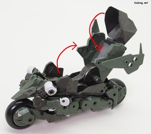 Hexa Gear Definition Armor VT1 - 콕핏 해치를 열어 뒤쪽으로 펼친 후, 무릎을 다시 내려 지지대로 만들면 변형 완료. (1/2)