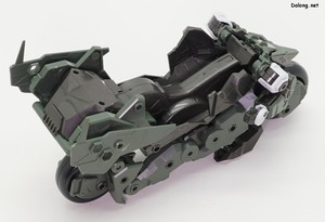 Hexa Gear Definition Armor VT1 - 바이크 형태의 비클 모드로 변형한 모습 (2/6)