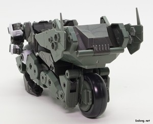 Hexa Gear Definition Armor VT1 - 바이크 형태의 비클 모드로 변형한 모습 (4/6)
