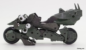 Hexa Gear Definition Armor VT1 - 바이크 형태의 비클 모드로 변형한 모습 (6/6)