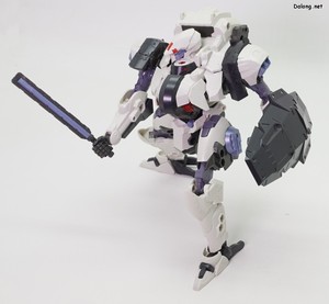 ヘキサギア バルクアームλ オステオン - 基本武装を使ったポーズ (2/3)