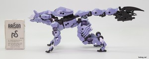 ヘキサギア マーナガルム - タバコの箱とのサイズ比較