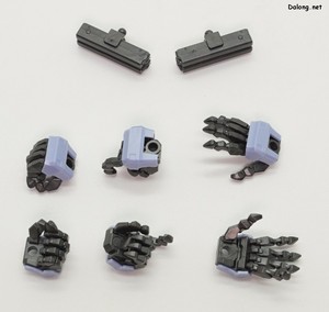 ヘキサギア マーナガルム - ヒューマノイドモード用として3種類の手と2つのスペアマガジンが付属します。