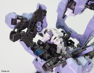 ヘキサギア マーナガルム - 胸部を大きく展開してガバナーを搭乗させることができます。(2/2)
