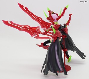 Megami Device Bullet Knights Executioner Hell Blaze - 백팩에서 분리한 대검을 이용한 무장 모드 포즈 (3/3)
