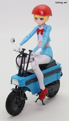 Megami Device Knight Alice Motocompo - 헬멧을 쓴 코스튬모드의 주행모드. 헬멧이 머리에 잘 고정되지 않아서, 무게 중심을 맞추어 살짝 올려놔야 합니다. (1/3)