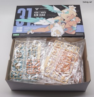 Megami Device Puni Mofu Kin Xiao - Box Open