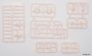 Kotobukiya Desire Maiden Medic - Runner (1/10)