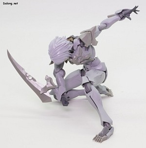 Megalomaria Zirconia - 역동적인 지면 포즈 (2/3)