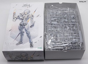 Megalomaria Zirconia - Box Open